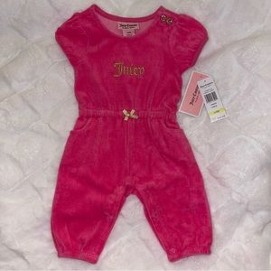 NWT Baby Juicy Couture Jumpsuit Romper Pink Gold Logo Bow Ruffle Pockets 3-6 Mon